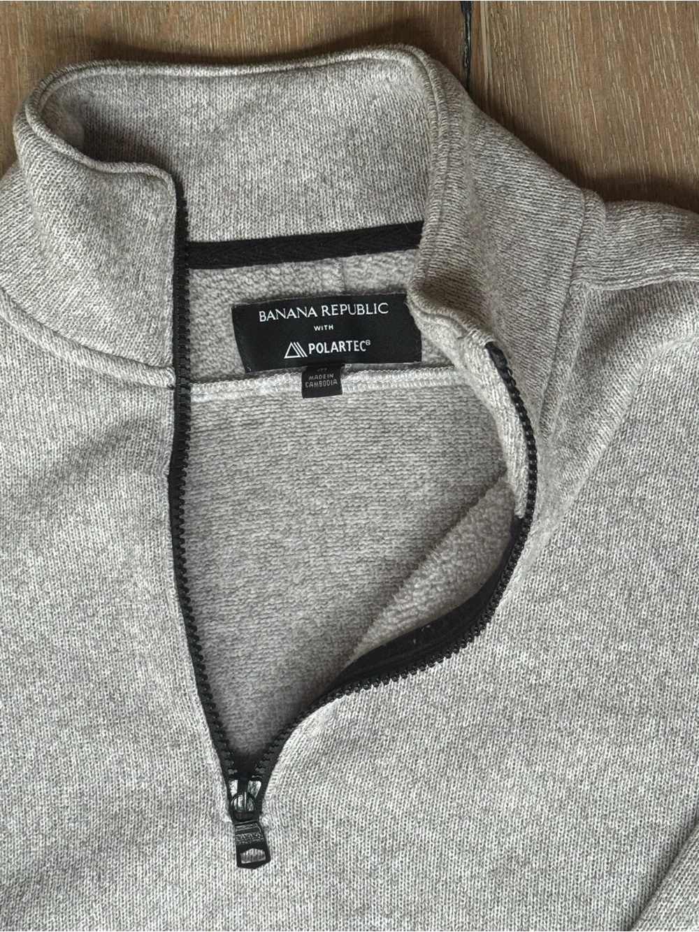 Banana Republic Men’s Heather Light Gray Quarter-Zip Pullover with Black Trim